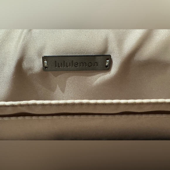 Lululemon Wallet Clutch CrossbodyRainforest Green / Trench - Picture 4 of 7